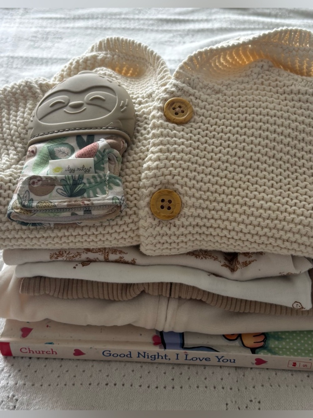 Neutral Baby Bundle 0–3M | Cozy Set | Old Navy + Carters 🤍 - Picture 2 of 7